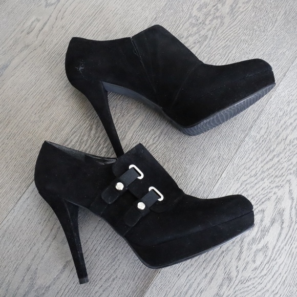 Stuart Weitzman Two Bucks Booties - Picture 2 of 6